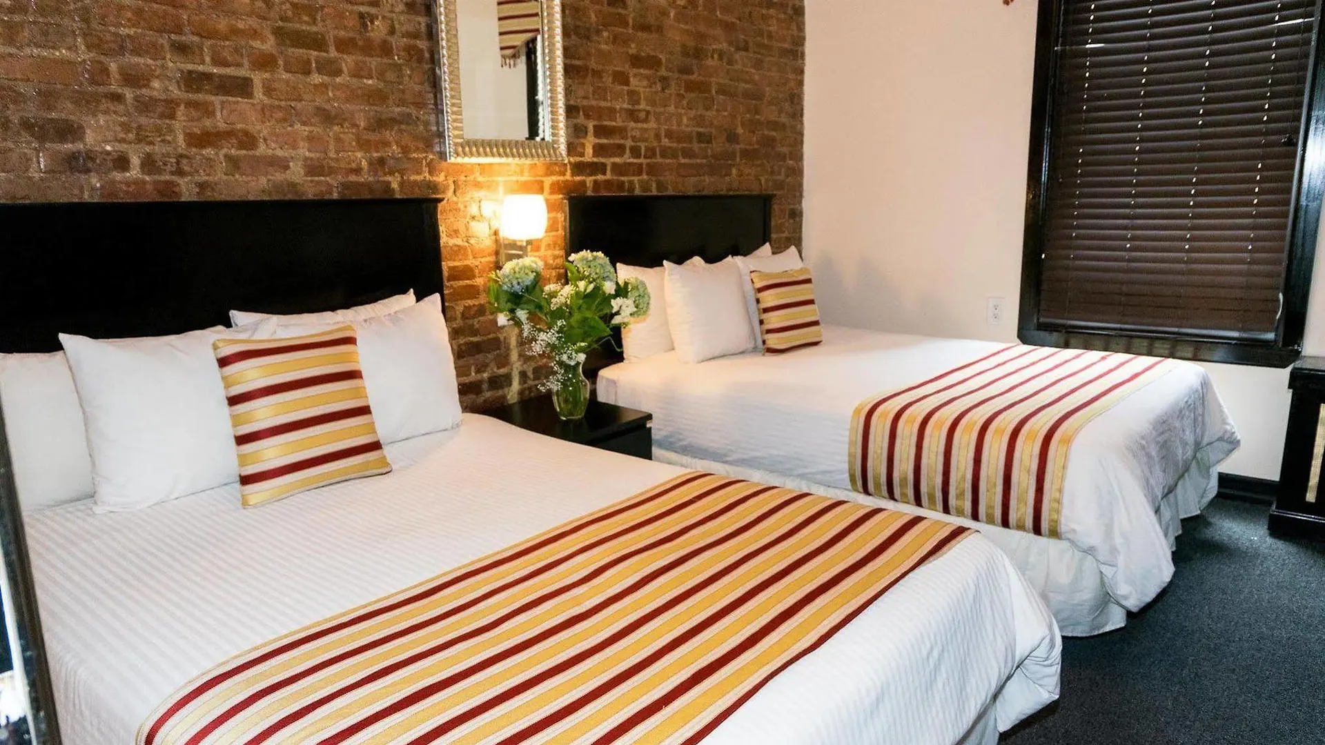 Royal Park Hotel New York 0*,