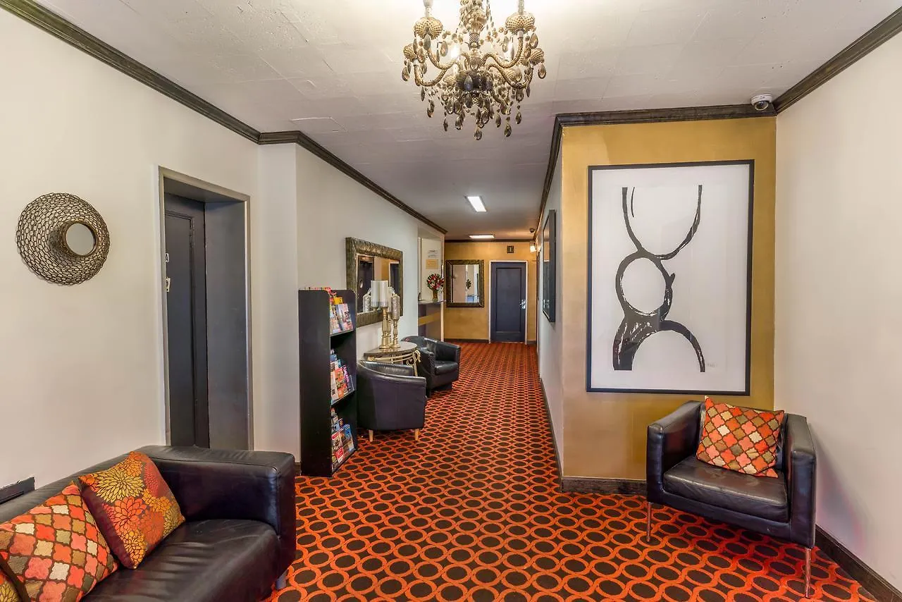 Royal Park Hotel New York Hostel